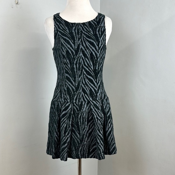 Free People Black Chenille Textured Zebra Print
Drop Waist Mini Dress Size 2 - Picture 4 of 13